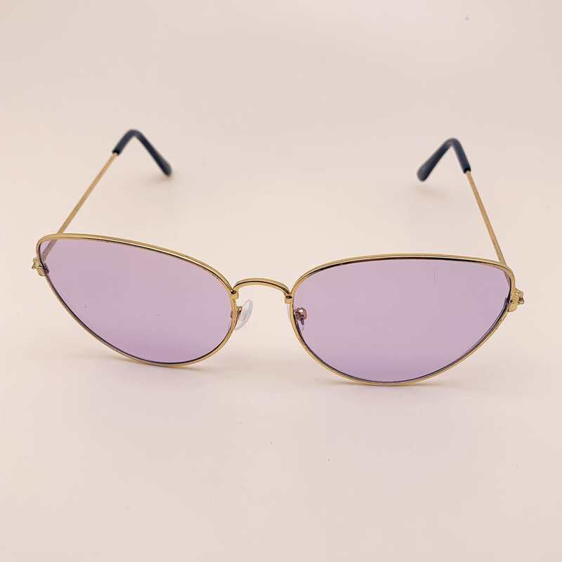 

Tinted Lens Frame Sunglasses
