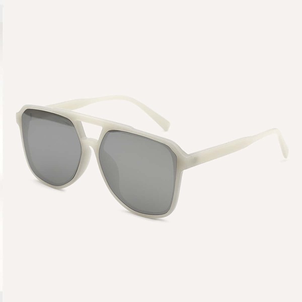 

Simple Tinted Lens Sunglasses