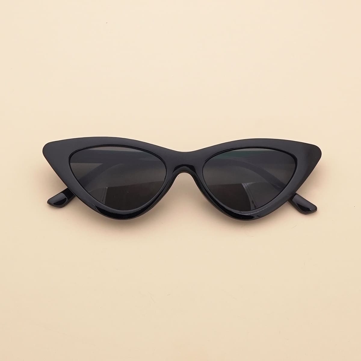 

1pair Cat Eye Frame Sunglasses & 1pc Glasses Chain, Black