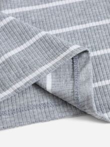 SHEIN EZwear 大碼條紋圖案羅紋針織T恤 - 灰色 - 查看 3