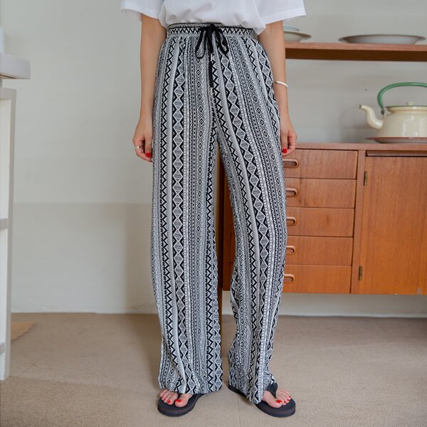 

Geo Print Split Pants, Black