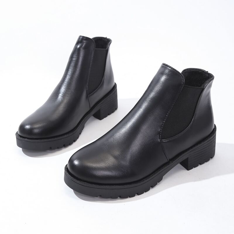 

Solid Chelsea Boots, Black