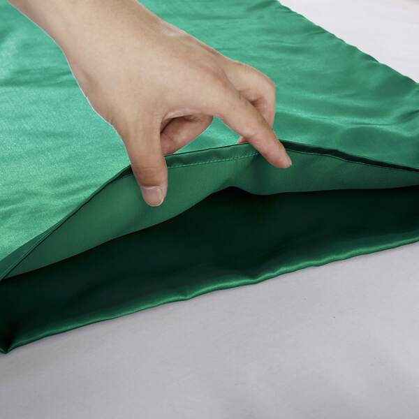 

1pair Plain Satin Pillowcase Without Filler, Green