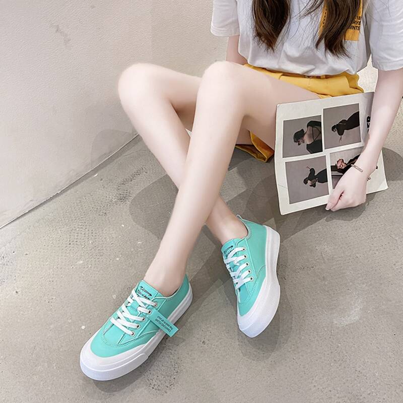 

Letter Graphic Lace-up Front Canvas Sneakers, Green