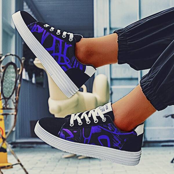 

Allover Graphic Lace-up Front Skate Shoes, Purple