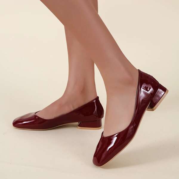 

Minimalist Block Heeled Flats, Burgundy