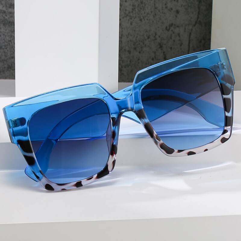 

Square Frame Sunglasses