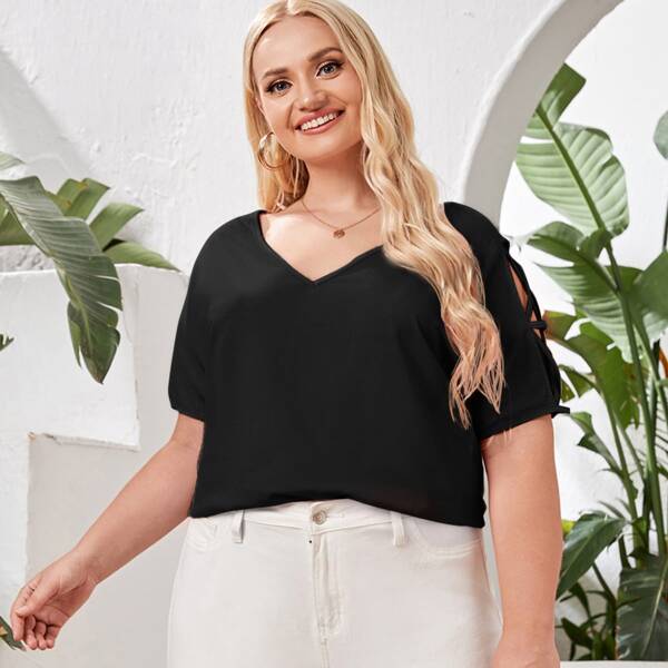 

Plus Crisscross Cut-out Solid Tee, Black
