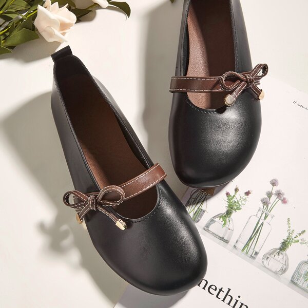 

Round Toe Bow Decor Flats, Black