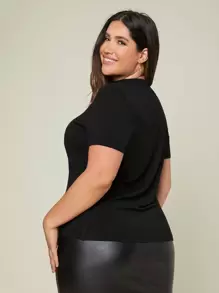 Modelyn 大碼立領合身T恤 - 黑色 - 查看 2