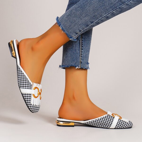 

Houndstooth Graphic Fringe Decor Flat Mules, Black and white