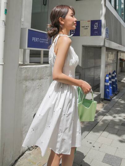 DAZY 花柄刺繡 シャーリングウエスト キャミドレス カーディガンなし