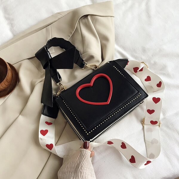 

Heart & Bow Decor Shoulder Bag, Black