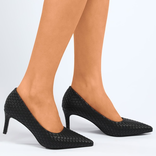 

Minimalist Point Toe Court Pumps, Black