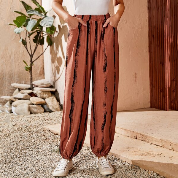 

Striped Slant Pocket Carrot Pocket, Rust brown