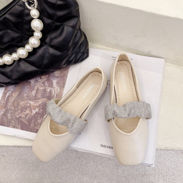 

Minimalist Ruched Detail Ballet Flats, Beige