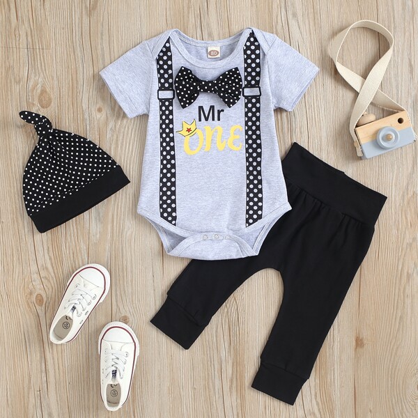 

Baby Bow Front Letter Graphic Bodysuit & Pants & Hat, Multicolor