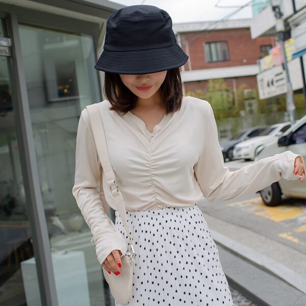 

Solid Ruched Detail Tee, Beige