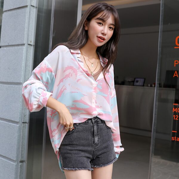 

Drop Shoulder Graphic Print Longline Blouse, Multicolor