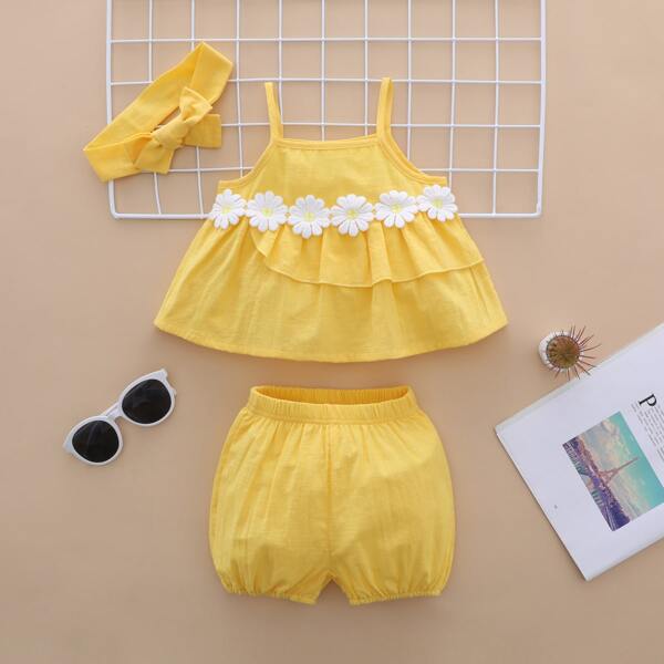 

Baby Girl Floral Patched Cami Top And Solid Shorts With Headband Set, Yellow
