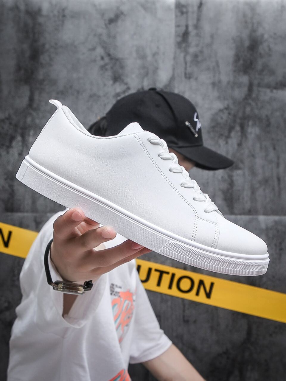 Men Minimalist Lace-Up Front Skate Shoes, Sporty Outdoor Sneakers Men Business Shoes Valentines