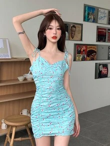 小碎花褶邊吊帶洋裝