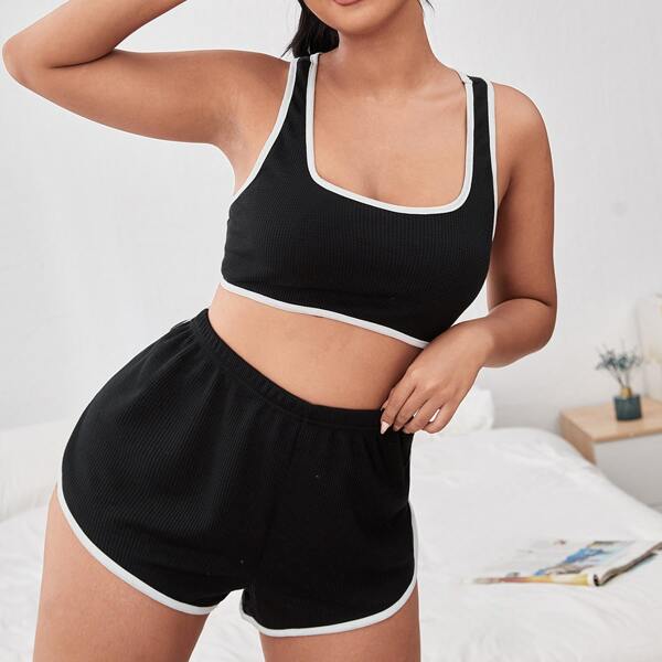 

Plus Contrast Binding PJ Set, Black