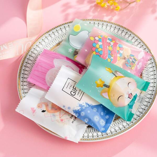 

100pcs Cartoon Graphic Random Packaging Bag, Multicolor