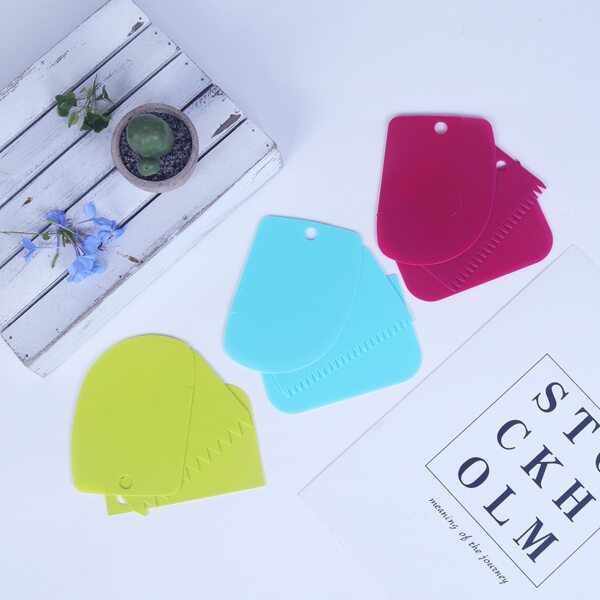 

3pcs Random Cake Cream Scraper Set, Multicolor