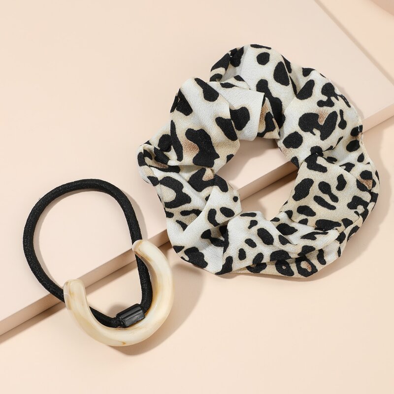 

2pcs Leopard Print Scrunchie, Multicolor
