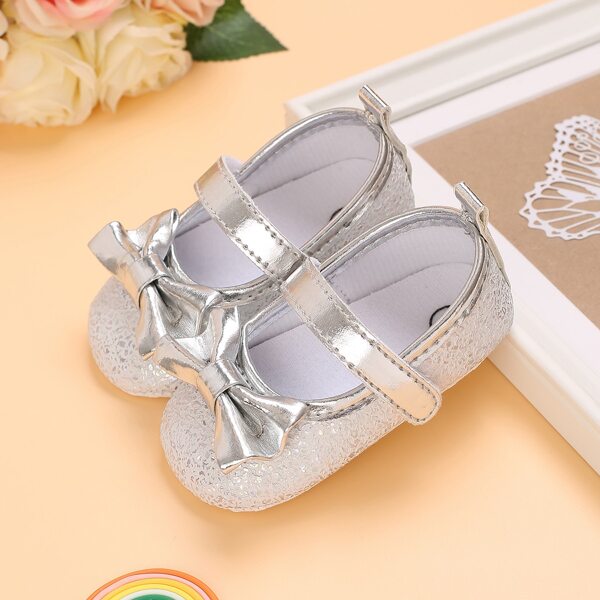 

Baby Girl Bow Decor Metallic Pattern Textured Flats, Silver