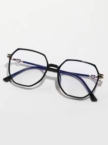 Gafas con marco geométrico