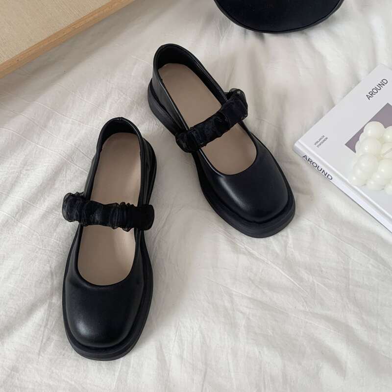 

Minimalist Mary Janes, Black