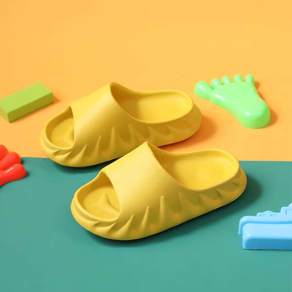 

Toddler Girls Minimalist Slippers, Yellow