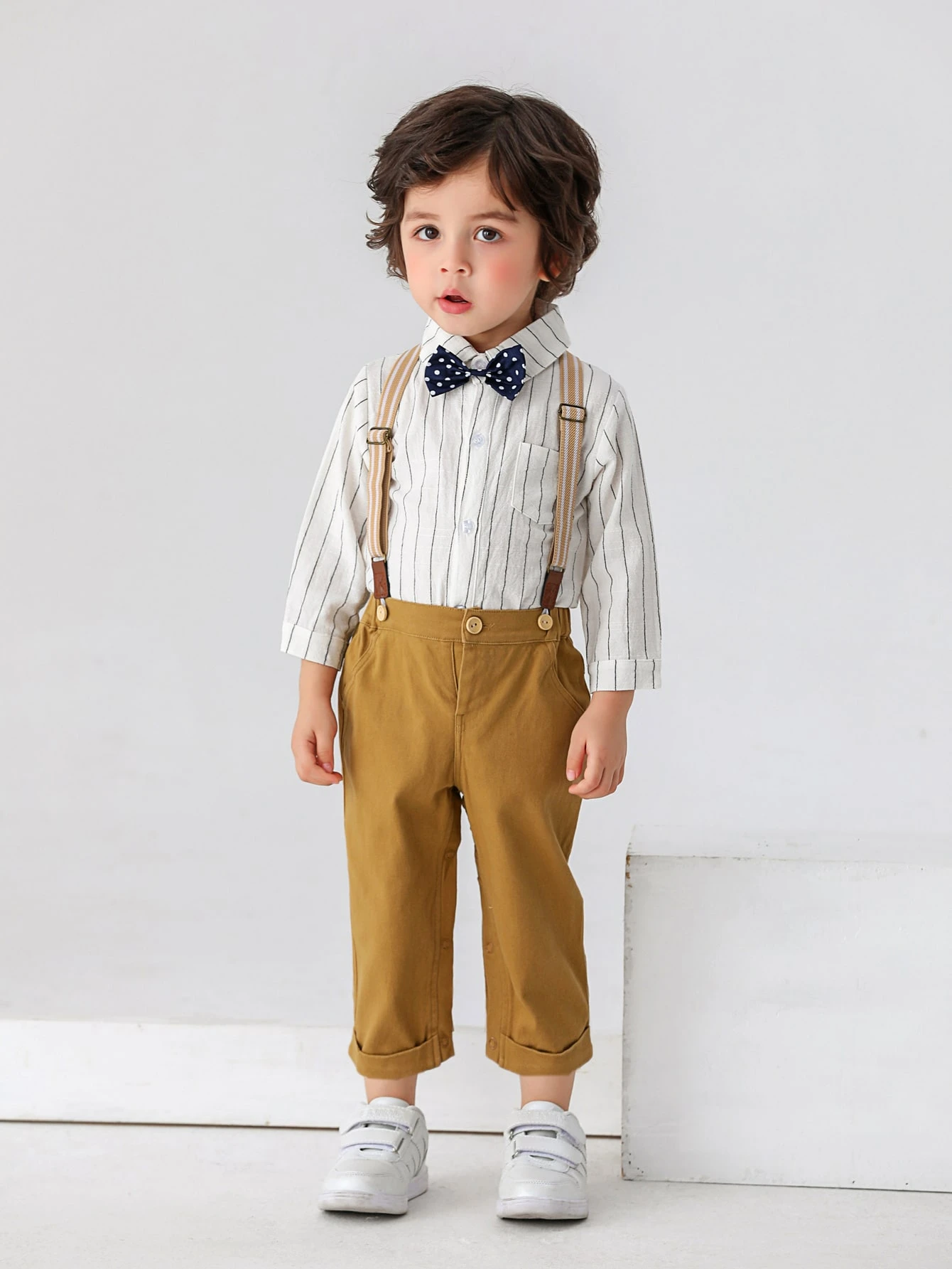 Bebe Garcon A Nœud Body Et Bretelle Pantalon Ensemble Mode En Ligne Shein France
