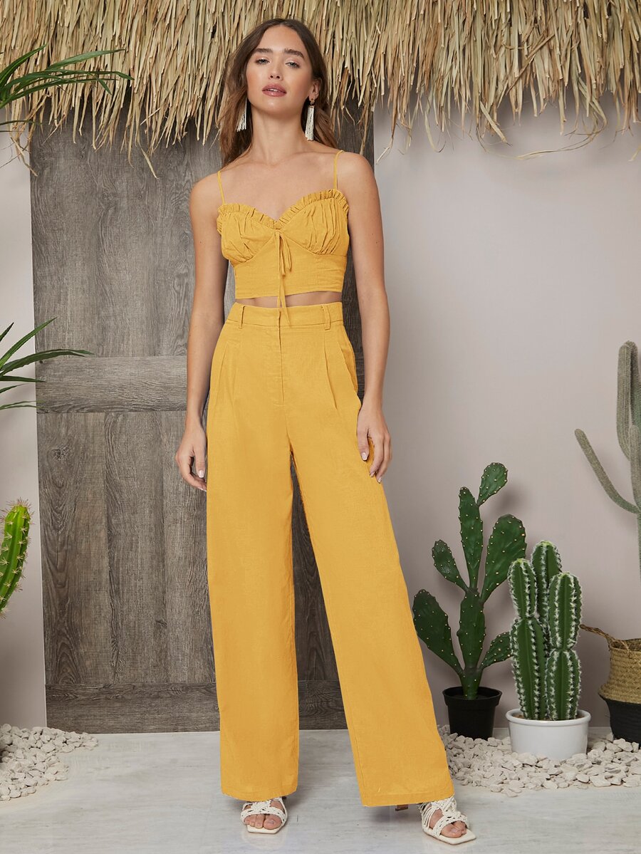 SHEIN Conjunto top de tirantes corto de pecho fruncido ribete fruncido con pantalones - Amarillo - Ver 1