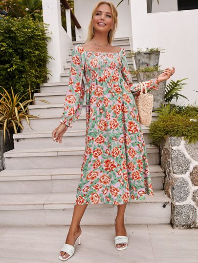 فستان بشريط A بطباعة زهر شامل ياقة مربع بغرز