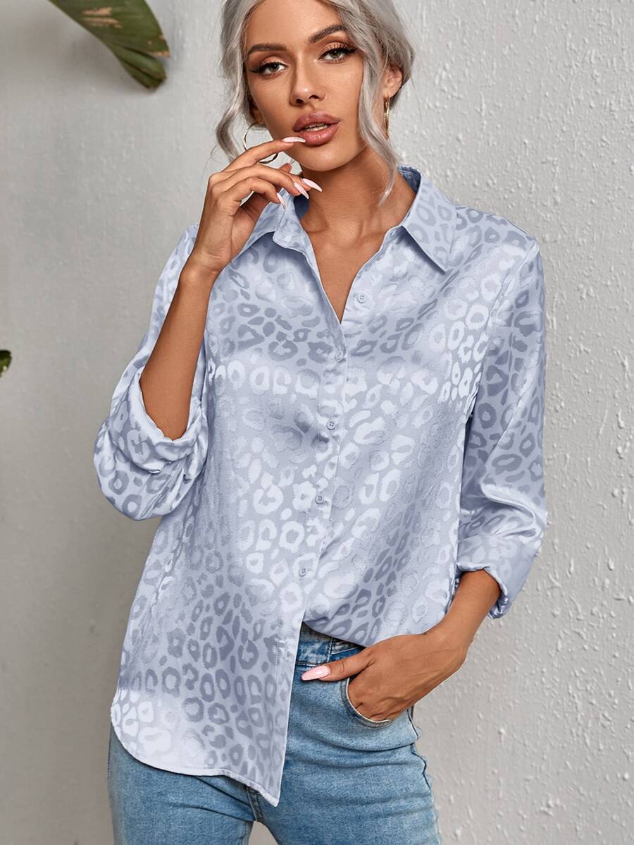 SHEIN Clasi 豹紋提花緞面襯衫 - 淺藍色 - 查看 1
