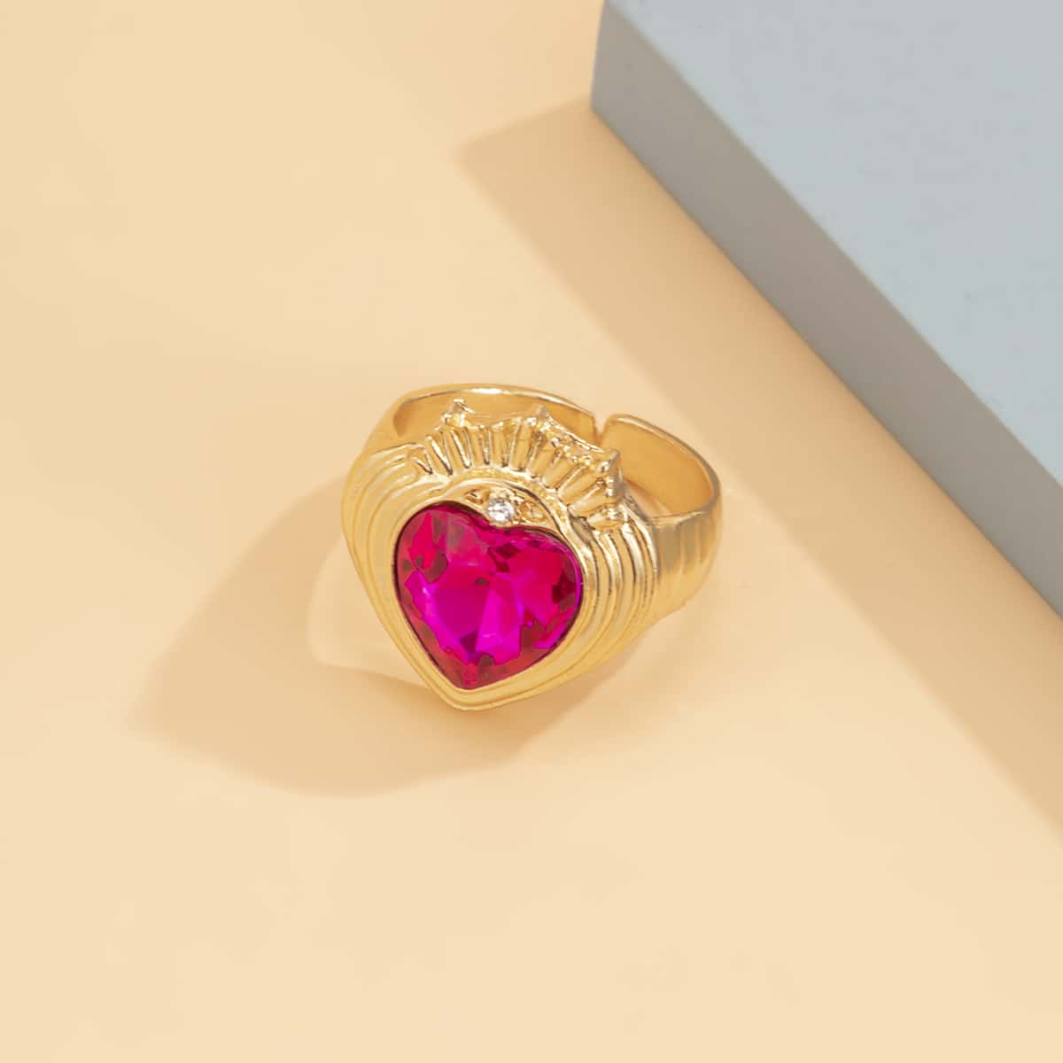 

1pc Rhinestone Heart Ring, Gold