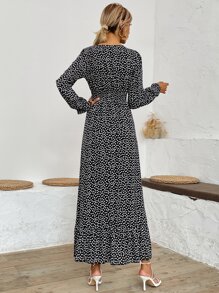 Ditsy Floral Shirred Waist Flounce Sleeve Ruffle Hem Dress - Black and White - View 2