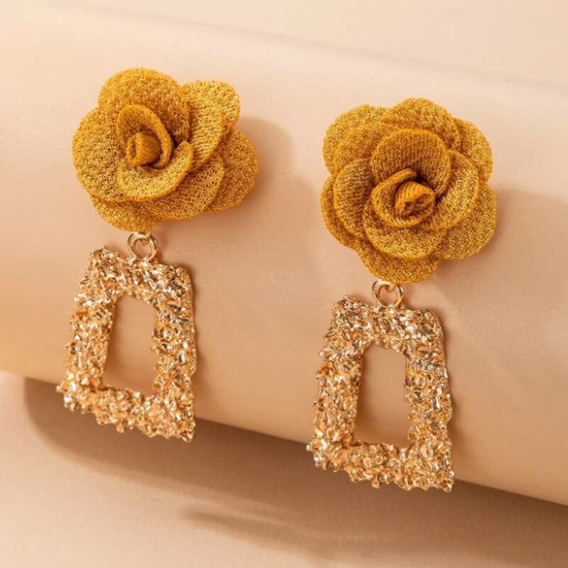 

Flower Drop Earrings, Gold