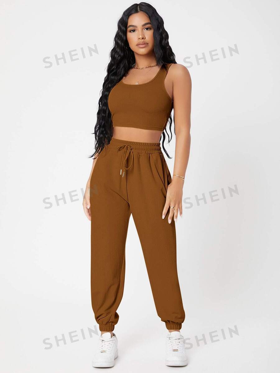 SHEIN PETITE Conjunto top tank corto unicolor con joggers