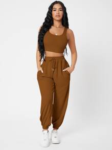 SHEIN PETITE Conjunto top tank corto unicolor con joggers