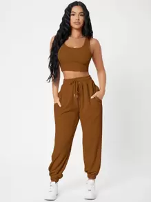 SHEIN PETITE Conjunto top tank corto unicolor con joggers