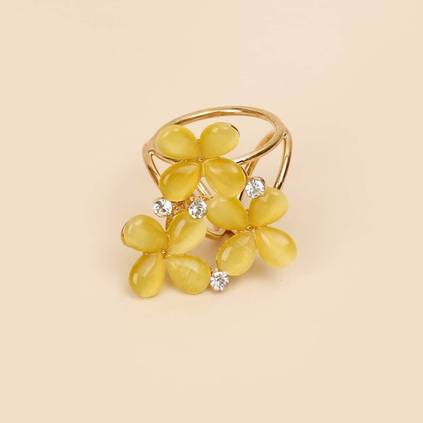 

Flower Decor Scarf Ring, Yellow