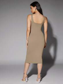 Silquee Đầm Lộ Lưng màu trơn Thanh lịch - Màu Khaki - Xem 2