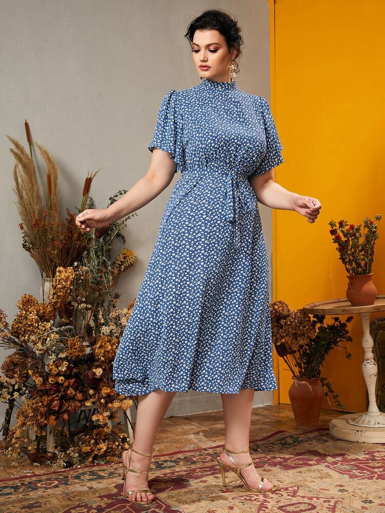 SHEIN Plus Ditsy Floral Butterfly Sleeve Belted Dress - Royal Blue - View 4