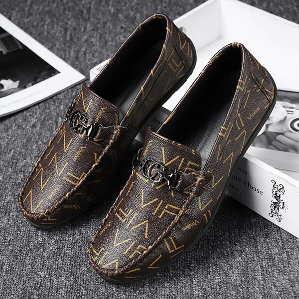 

Men Metal Decor Letter Graphic Loafers, Brown