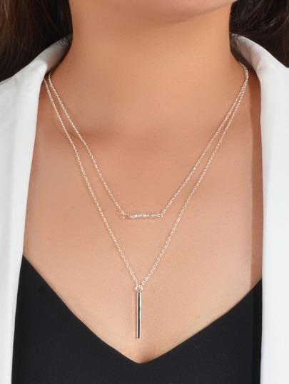 قلادة طبقات بتعليقة هندسي