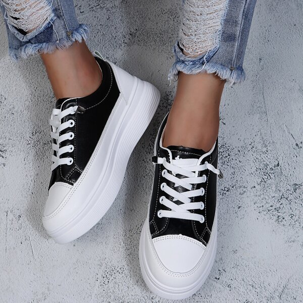 

Minimalist Lace Up Front Skate Shoes, Black